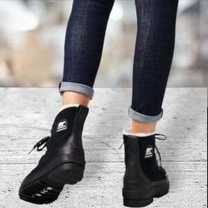 Sorel tivoli lll snow boots size 7.5